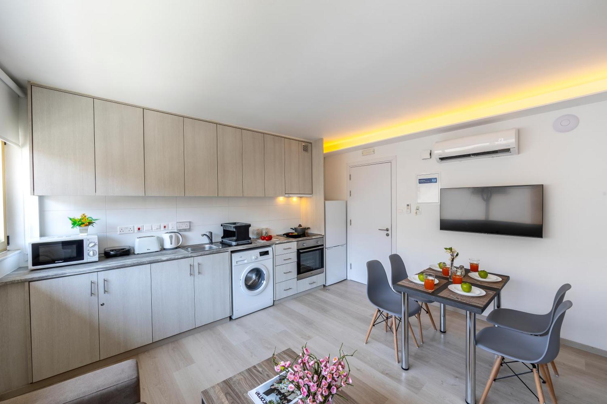 C-Premium Apts 100M From Beach And City Centre Larnaca Exterior photo